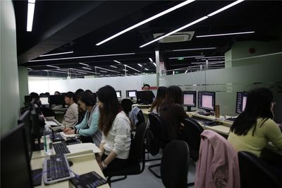 上海服装设计培训 实战教学赋能，技能学历与就业全方位护航